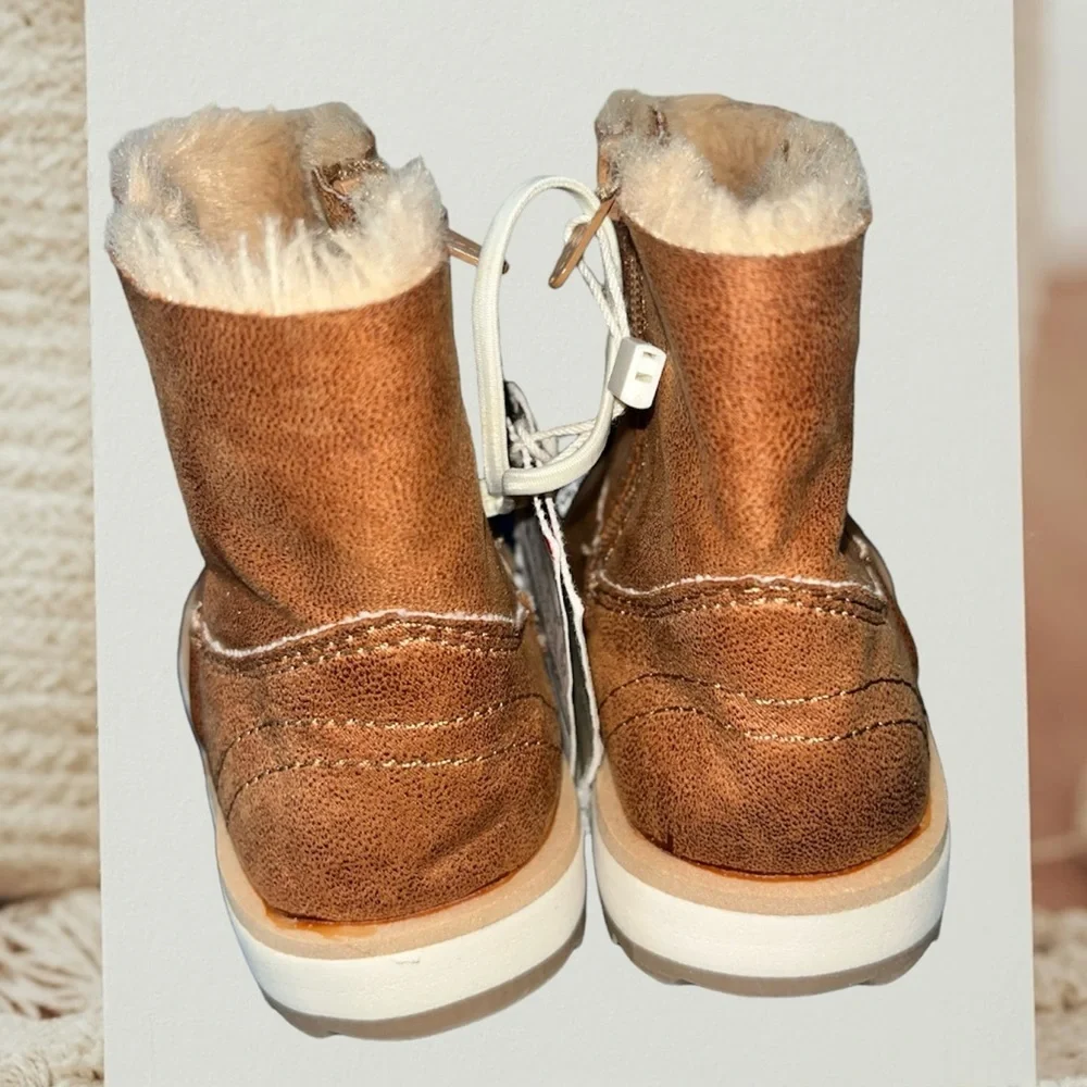 NWT ZARA fur lined boots